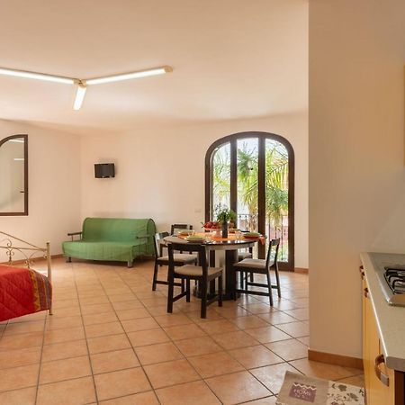 Monolocale Nel Centro Di Racale Appartement Buitenkant foto